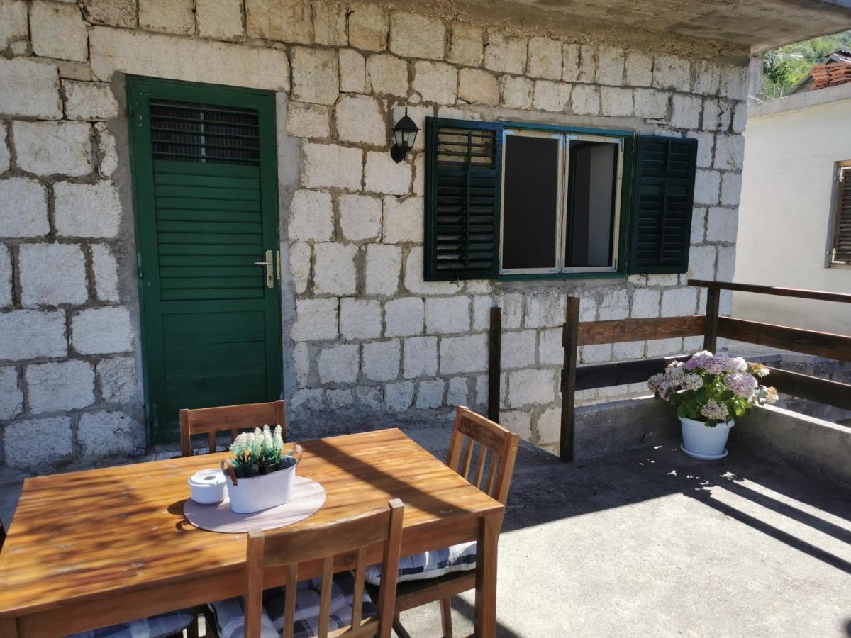 Apartment Mari Ostrvica Exterior photo